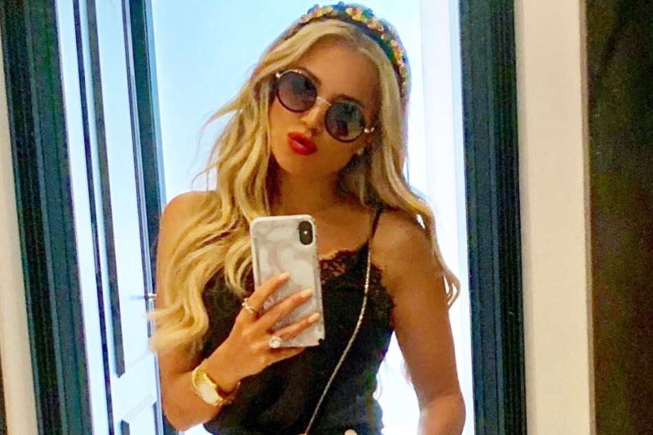 Sylvie Meis zeigt sich auf Instagram in einem sommerlichen Outfit.