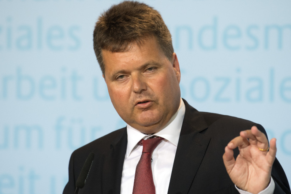 Jürgen Dusel (55), Beauftragter der Bundesregierung für die Belange von Menschen mit Behinderungen, spricht nach seiner Amtseinführung während einer Pressekonferenz.