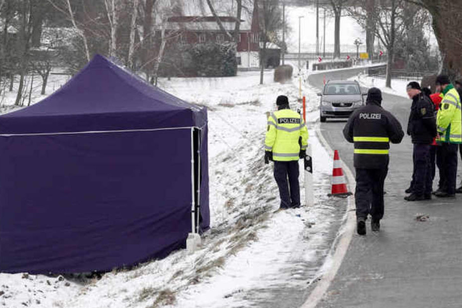 Die Kripo untersucht den Fundort der Leiche.