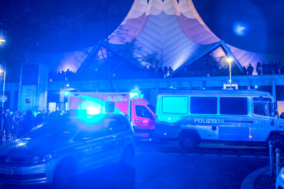 Nach tödlichen Schüssen vor Tempodrom: Pistolen bei Trauerfeier sichergestellt!