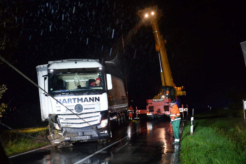 Zwei Stunden später war der Lkw befreit.