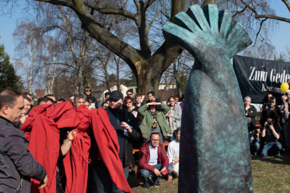 Neue Bronzefigur: Mord an Burak B. bis heute nicht aufgeklärt