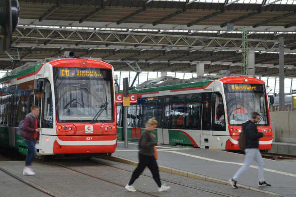 Am Montag wurde eine Jugendliche in einer Citybahn sexuell belästigt. (Archivbild)