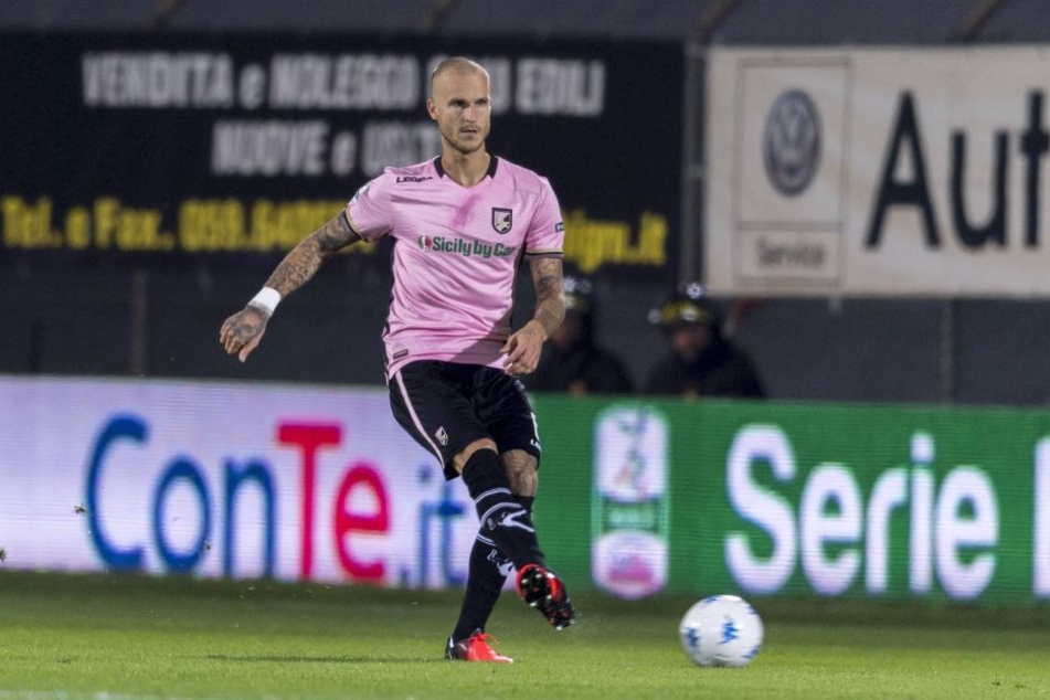 Aljaz Struna im Dress von US Palermo.