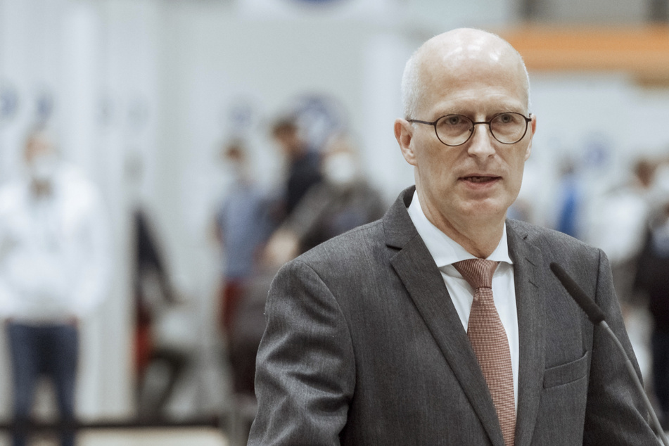 Peter Tschentscher (55, SPD) will die Rechte der Geimpften stärken.