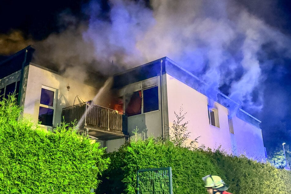Am Mittwochabend ist eine Wohnung in einem Mehrfamilienhaus in Buxtehude in Brand geraten.