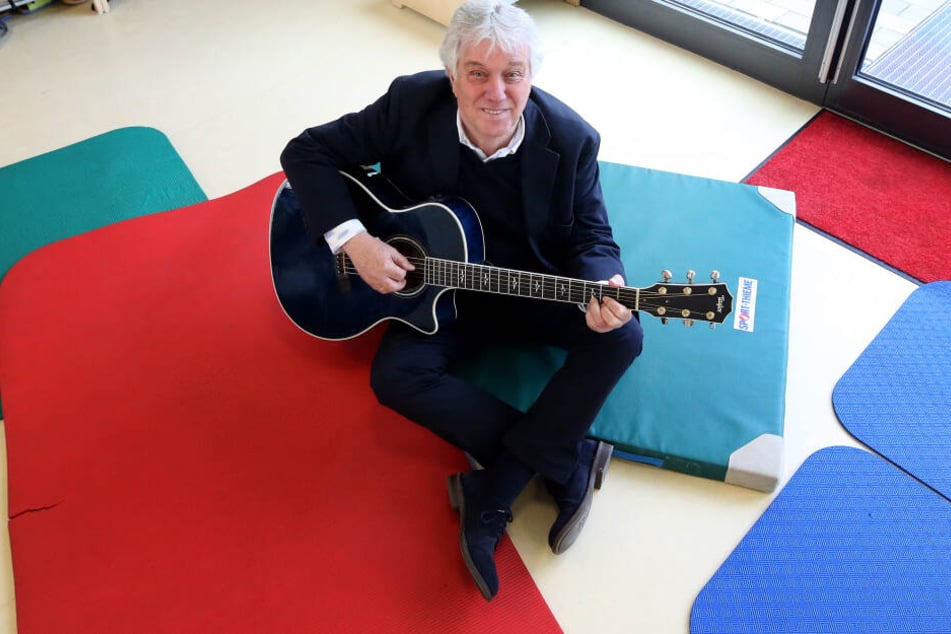 Kinderliedermacher Rolf Zuckowski (72) singt nicht gerne auf "Denglisch".