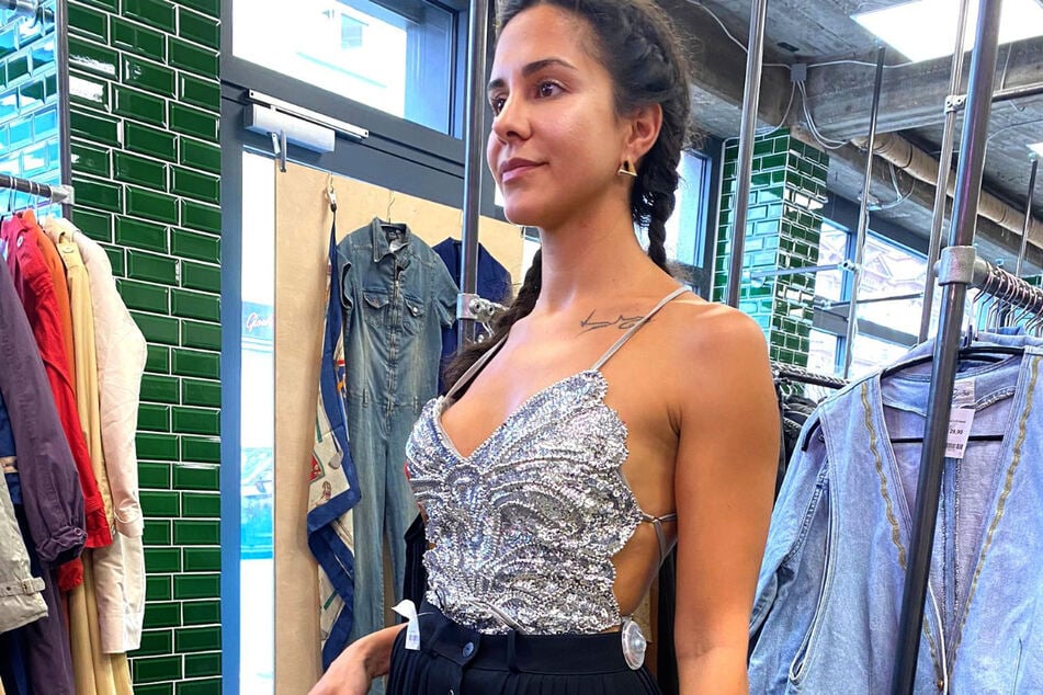 "Shopping Queen"-Kandidatin Jasmin (31) ging in Frankfurter Secondhandläden auf die Suche nach dem perfekten Outfit.