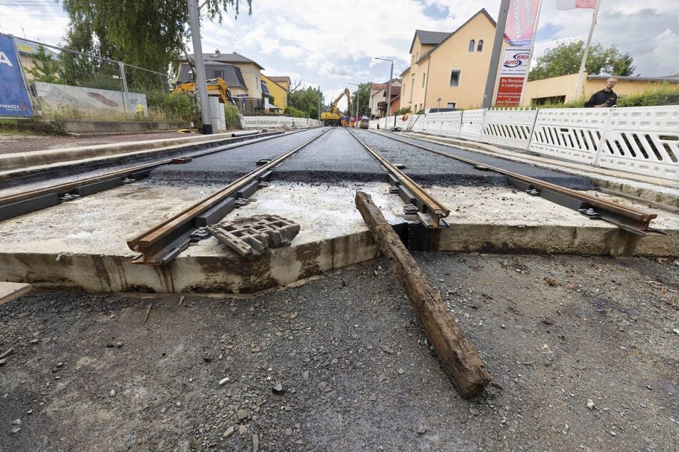 Auf den neuen Gleisen sollen die modernen DVB-Stadtbahnwagen vom Typ NGT DX DD fahren können.