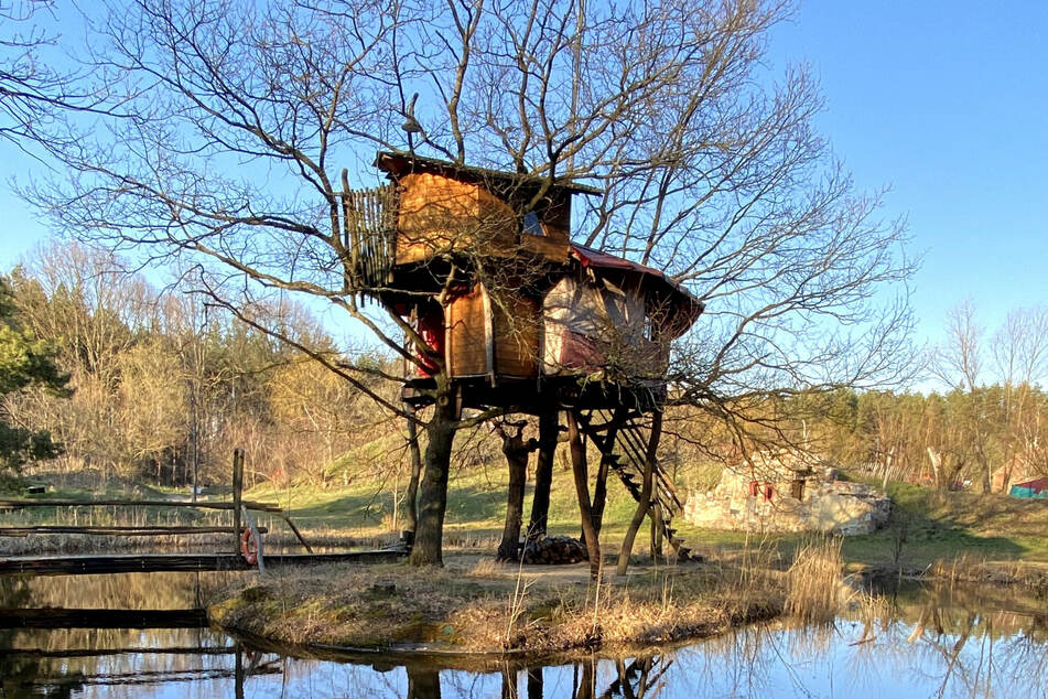 Wie diese Baumhäuser in der "Geheimen Welt von Turisede" entstehen, erfahren Gäste am Samstag.