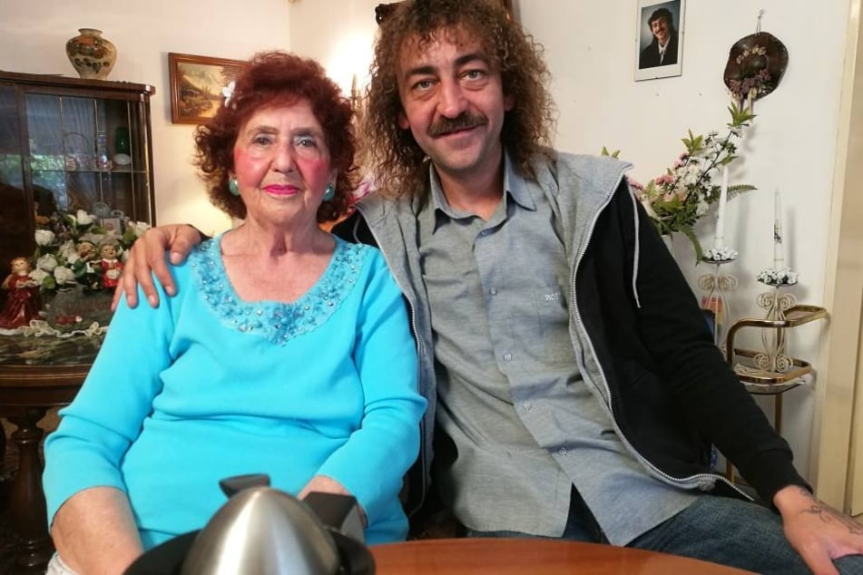 Martin und Mama Edeltraut mussten angeblich vor zehn Jahren einen schweren Schicksalschlag erleiden.
