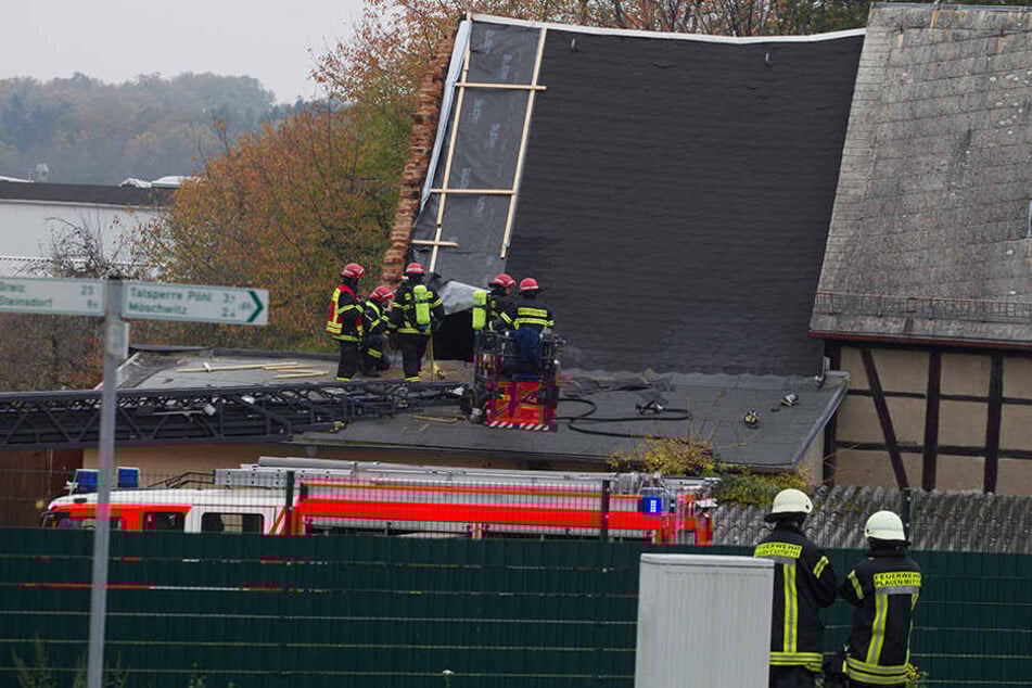 In der Möschwitzer Straße im Plauener Stadtteil Alt-Chrieschwitz brannte es schon 14 Mal im selben Vierseitenhof. Am Samstag war die Feuerwehr schnell vor Ort und konnte so Schlimmeres verhindern.