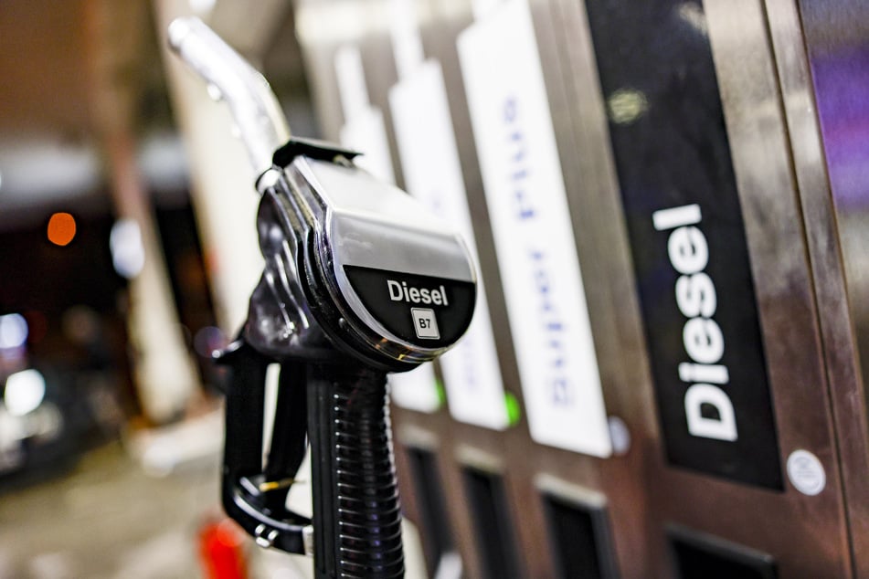 Der Urlauber hatte versehentlich Benzin statt Diesel getankt. (Symbolbild)