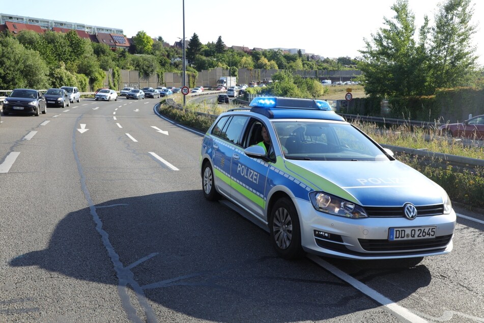 Für die Aufräumarbeiten musste die B170 kurzzeitig gesperrt werden.