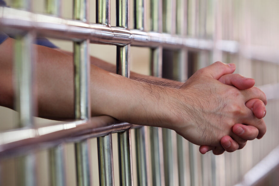 Der Ehemann der vermissten 43-Jährigen sitzt aktuell in Untersuchungshaft (Symbolbild).