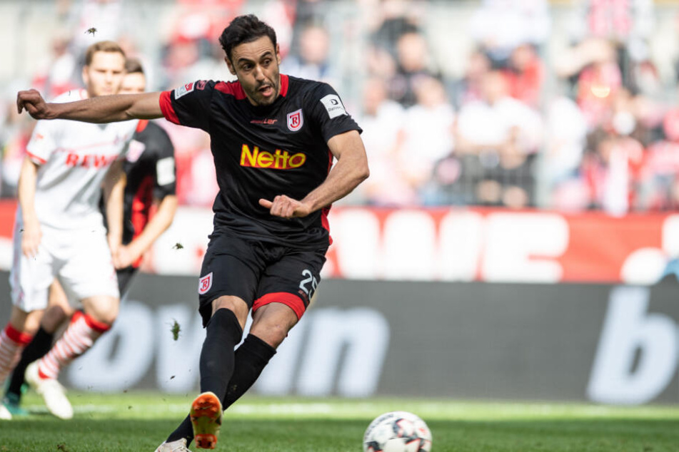 Hamadi Al Ghaddioui spielte in der vergangenen Saison für den SSV Jahn Regensburg, erzielte in 33 Spielen elf Tore und bereitete sechs vor.