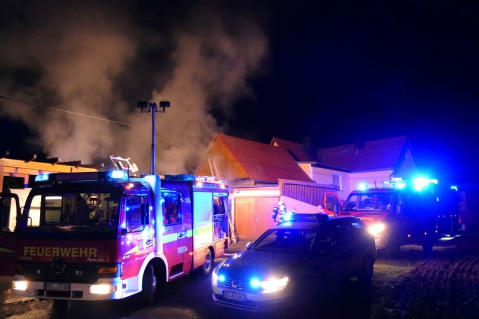 Durch das Feuer entstand ein Sachschaden von 10000 Euro.