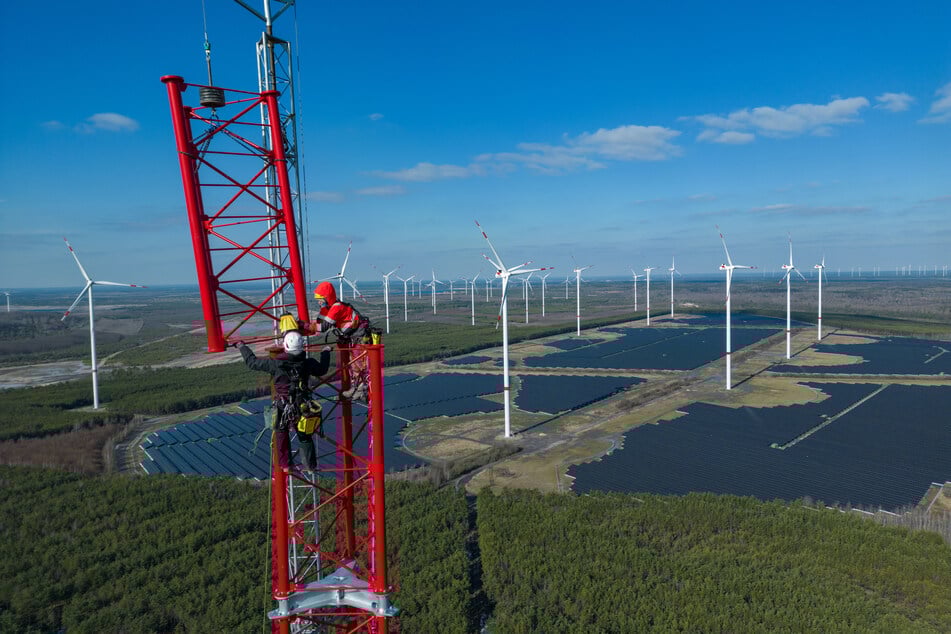 Der 300 Meter hohe Windmessturm ist inzwischen wieder abmontiert.