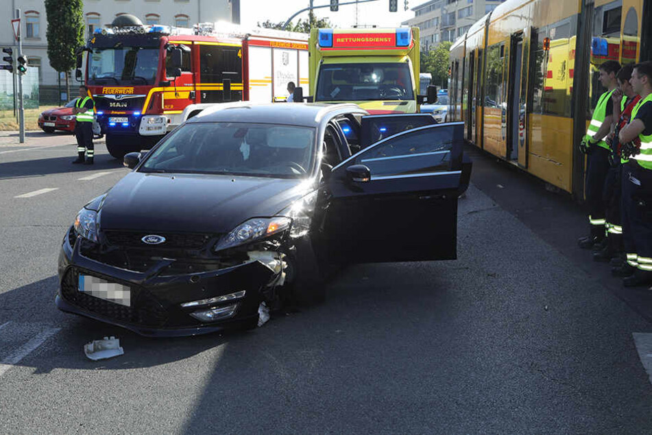 Sowohl die Tram als auch der Wagen wurden beschädigt.