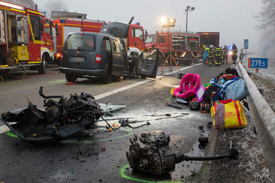 In Rheinland-Pfalz sind zwei Menschen bei dem Unfall eines Geisterfahrers ums Leben gekommen.