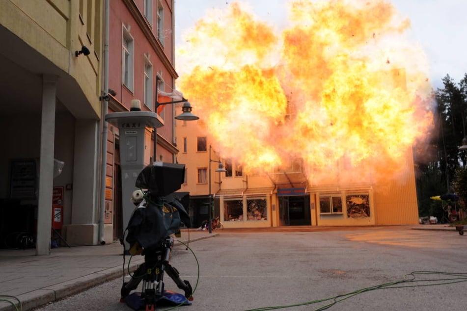 Dreharbeiten zur Fernsehserie Marienhof, die in den Bavaria Filmstudios angenommen wird.