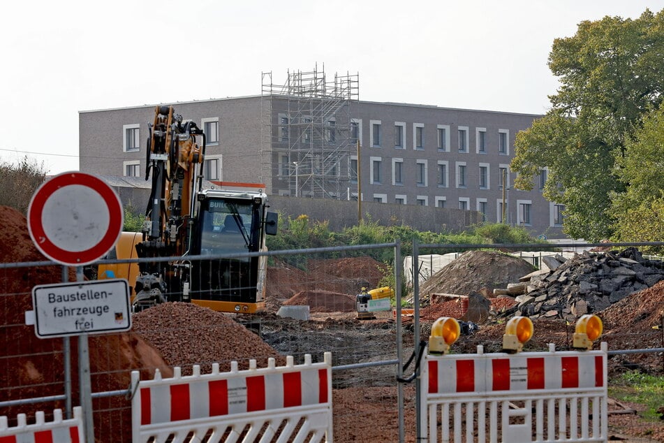 Auf der "Superknast"-Baustelle in Zwickau-Marienthal herrscht mindestens noch bis Jahresende Stillstand.