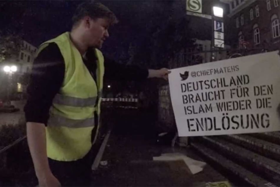 Derartige Aussagen fand Shapira bei Twitter und sprühte sie am Freitag vor die Unternehmenszentrale in Hamburg.