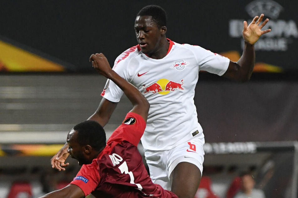 Ibrahima Konaté hat seinen Vertrag bei RB Leipzig bis Juni 2023 verlängert.