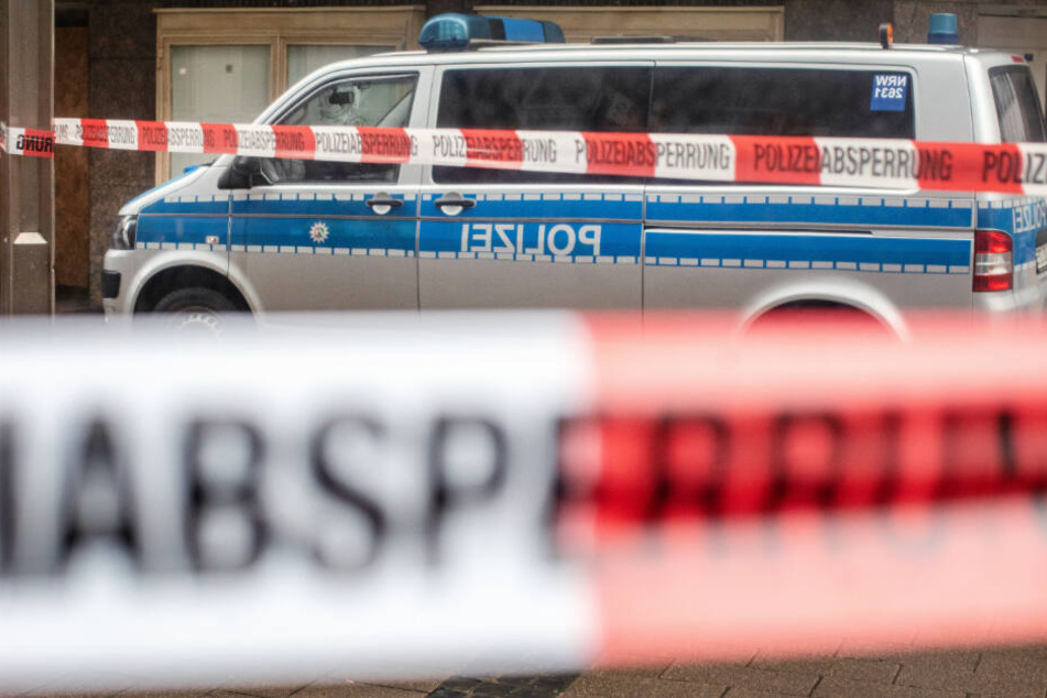 Am Sonntag ist in Ostwestfalen eine Frau auf offener Straße erschossen worden.