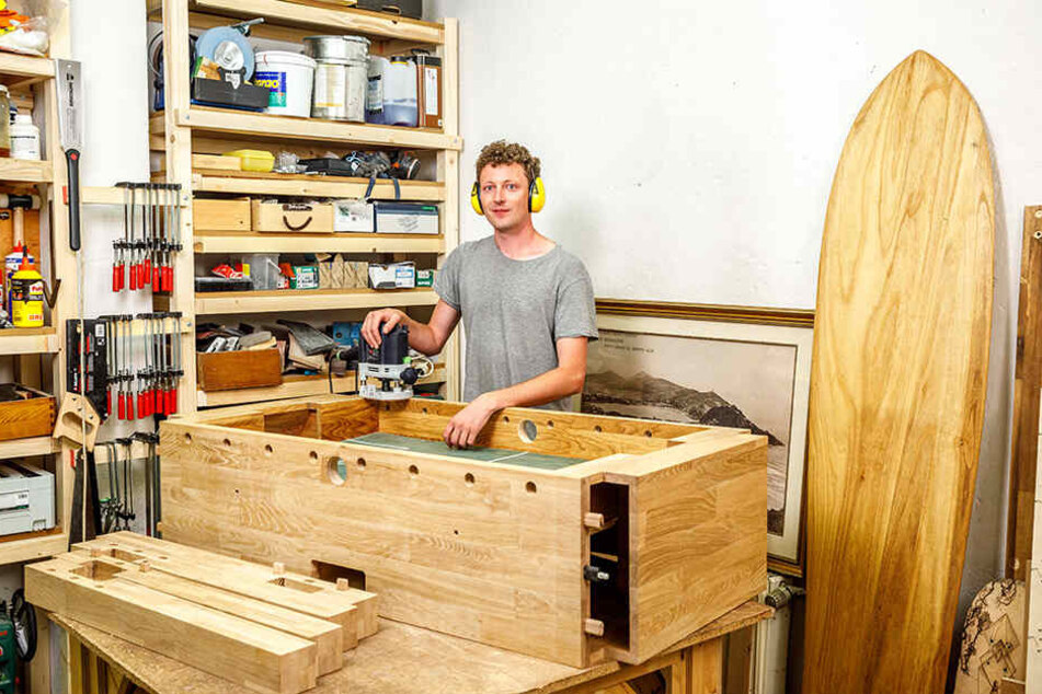 André Mirtschink (33) ist in seine Heimat zurückgekommen und baut hier eine Kicker-Manufaktur auf.