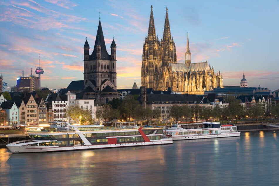 Die Stadt Köln zieht viele Menschen an. Dadurch wird Wohnraum teurer.