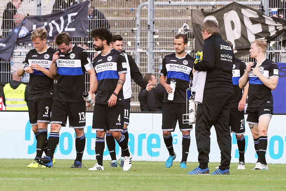 Arminia hadert mit den Entscheidungen des Schiedsrichters.