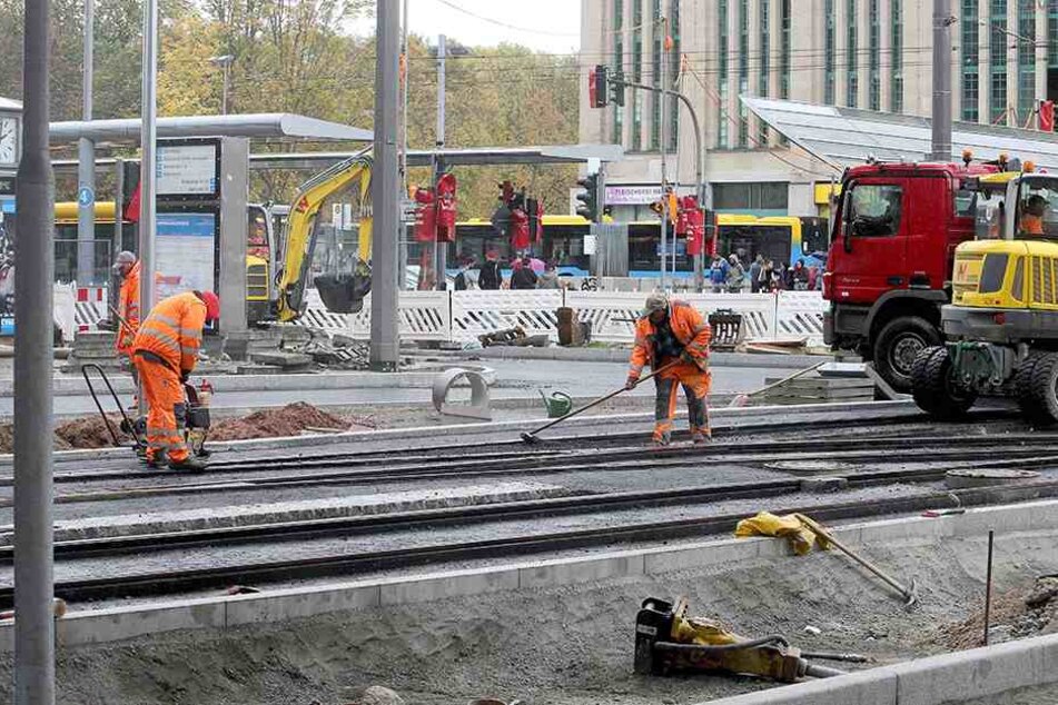 Noch werkeln die Arbeiter fleißig am Abschnitt der „Phase 2“, welche jetzt
eine Woche länger dauert.