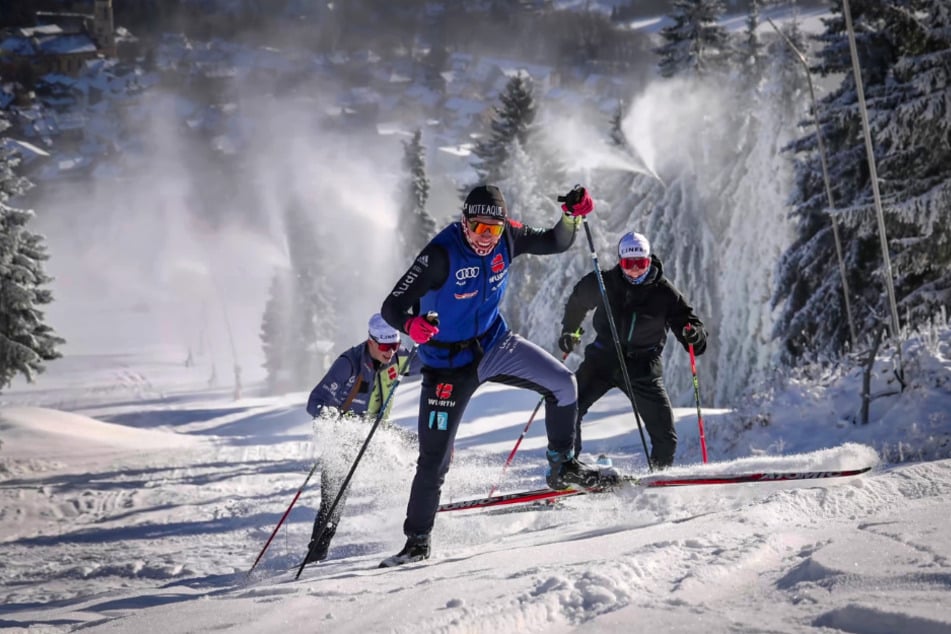 Wintersportler können am Fichtelberg in die Saison starten.