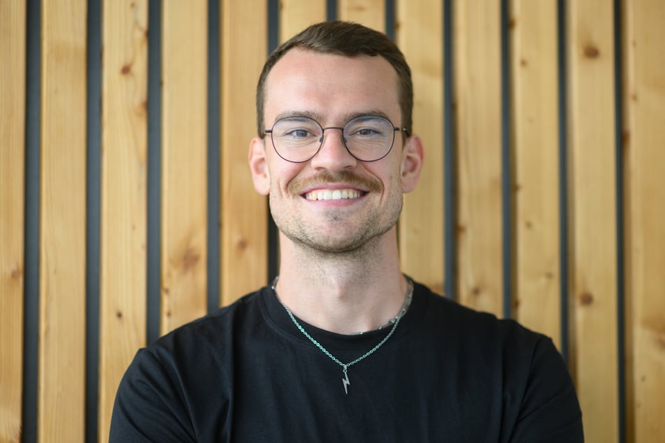 Ein Fußballspiel zu leiten, sei wie 90 Minuten Sozialarbeit, sagt der Schiedsrichter Richard Hempel (28). Der 28-Jährige muss es als studierter Sozialarbeiter wissen.