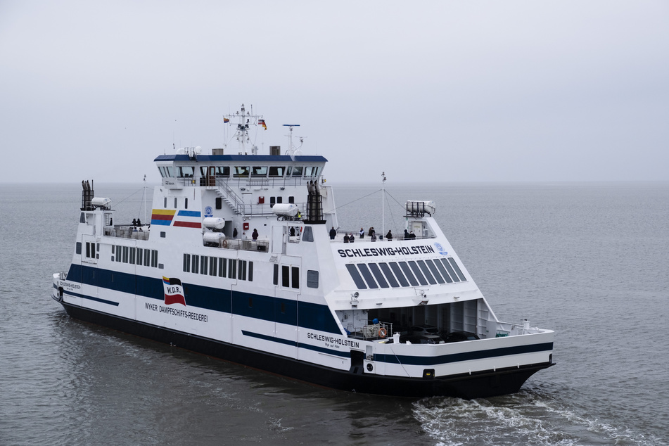 Die Fähre "Schleswig-Holstein" verlässt den Hafen in Richtung Föhr. (Symbolfoto)