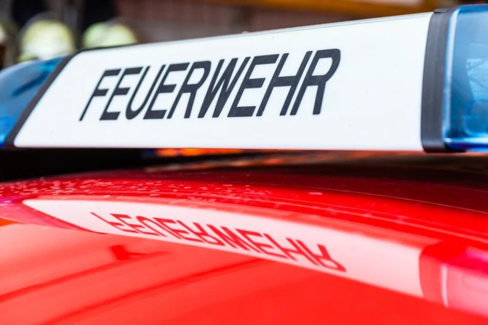 Die Feuerwehr stufte das Wohnhaus für eine Nacht als unbewohnbar ein. (Symbolbild)