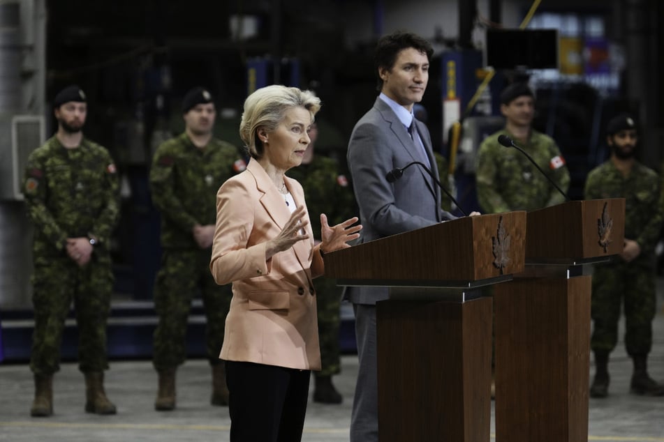Von der Leyen (64) dankte dem kanadischen Premierminister, Justin Trudeau (51), auch für die Kooperation bei der Unterstützung der angegriffenen Ukraine.