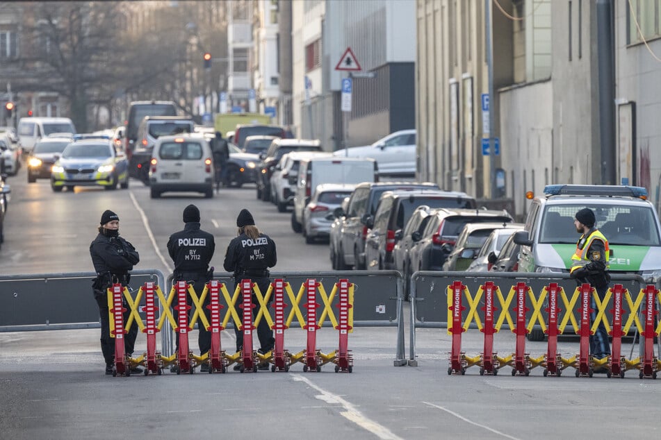 Polizisten sperrten die Gedenkveranstaltung in der Münchner Innenstadt ab.