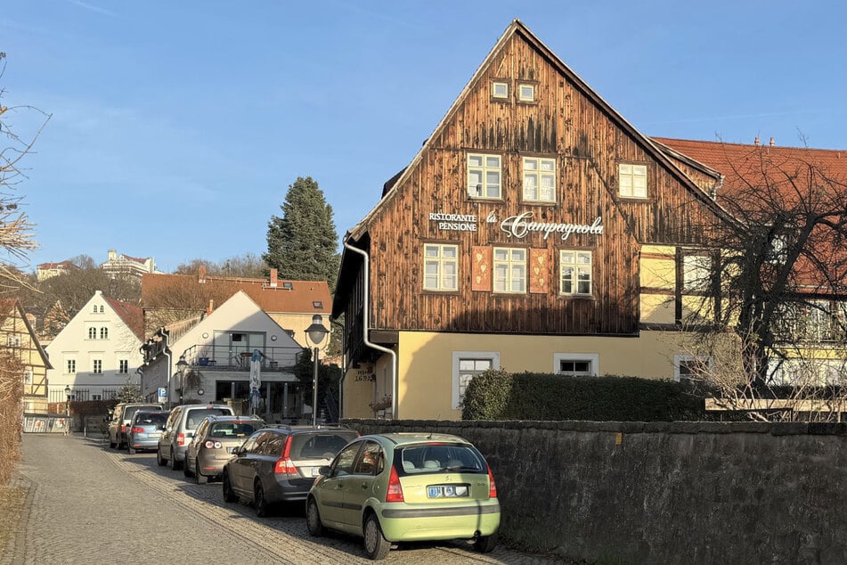 Restaurant mit Pension "La Campagnola" in dem etwa 400 Jahre alten Gebäude auf der Friedrich-Wieck-Straße.