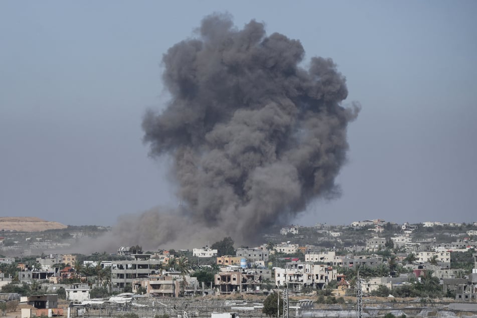 Während international über eine Waffenruhe verhandelt wird führt die israelische Armee einen erneuten Einsatz im südlichen Gazastreifen durch. (Symbolbild)