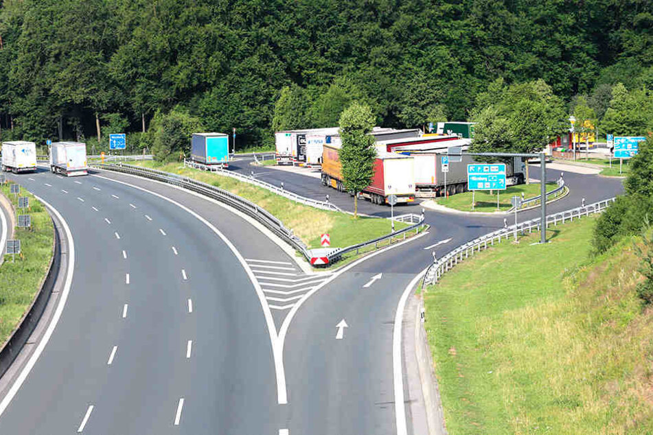 Der in Oberfranken gelegene Autobahn-Rastplatz Sperbes an der A 9 - hier vermuten die Ermittler den Tatort des Tötungsverbrechens.