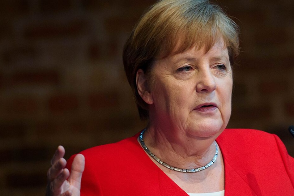 Bundeskanzlerin Angela Merkel (CDU) besucht am Montag Sachsen und ist als Ehrengast beim Frauennetzwerktreffen der Landesregierung geladen. (Archivbild)