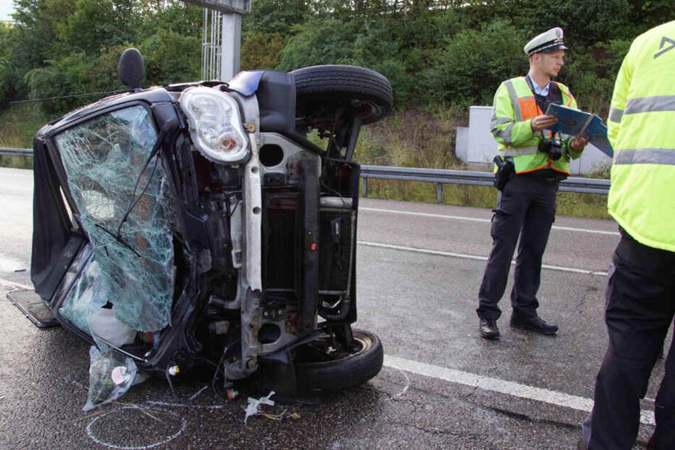 Das Wrack des zerstörten Smarts.