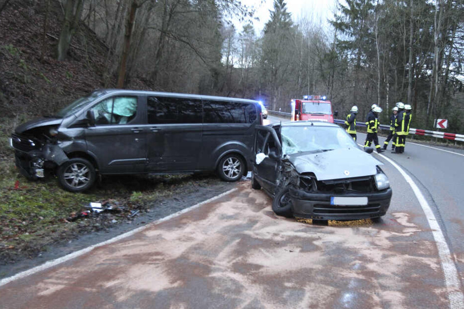 Bei dem Unfall wurden sieben Personen verletzt.