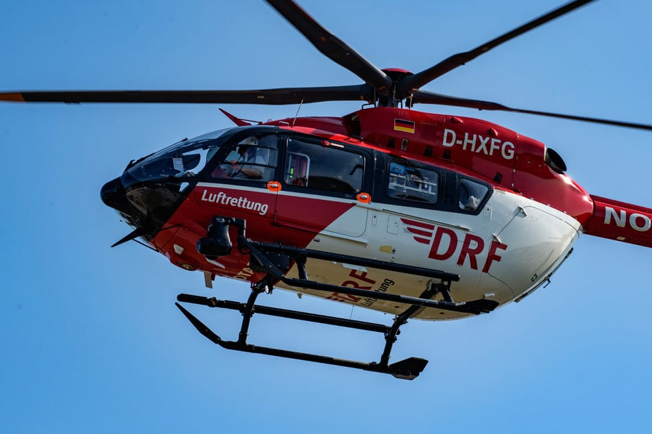 War es eine Windböe? Zwei Menschen auf Volksfest von herabgestürztem Gestell schwer verletzt
