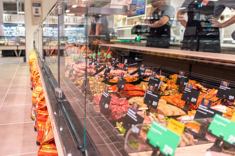 Hier gibt's regionales BIO-Fleisch in der Bedientheke!