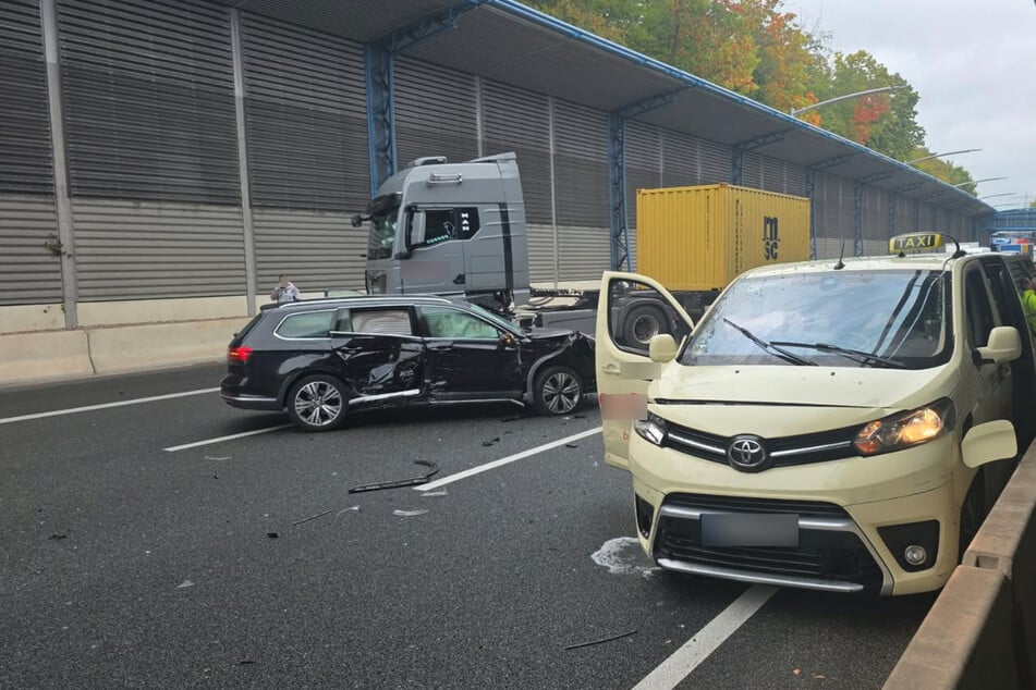 Vier Fahrzeuge waren an dem Crash beteiligt.