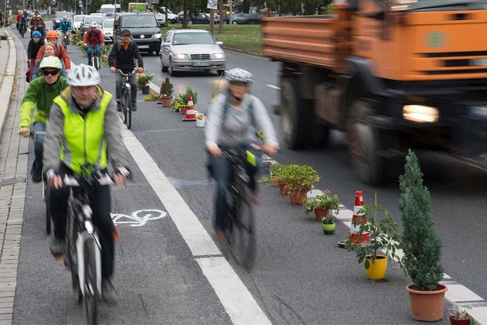 Damit sich Dresdens Radler sicherer fühlen, sind auch breitere Radspuren notwendig.