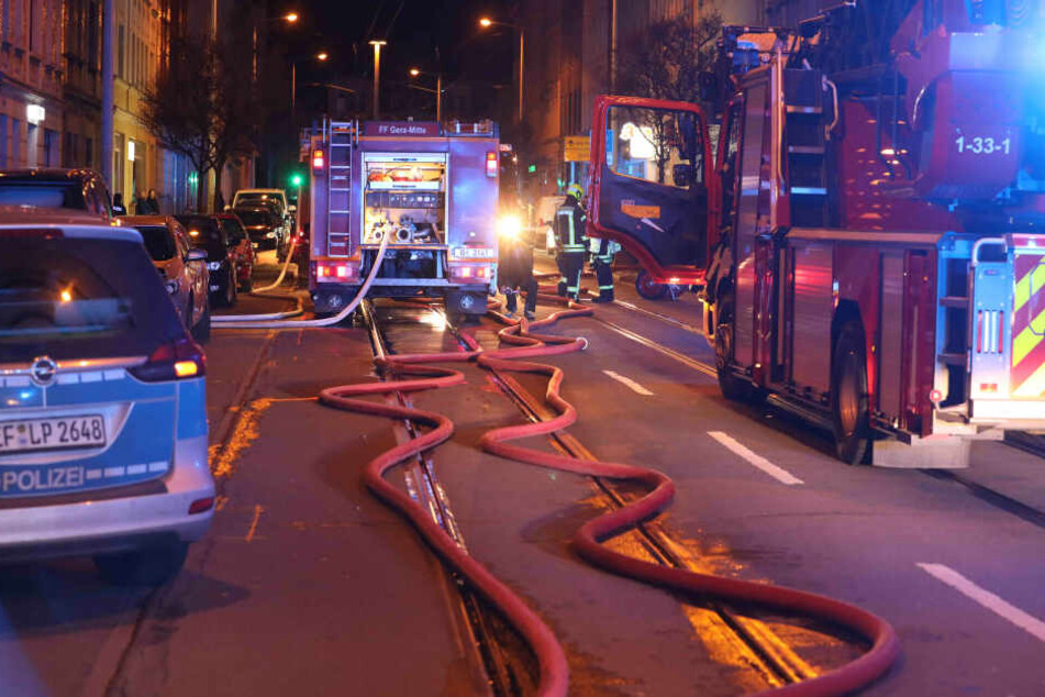 Die komplette Straße musste gesperrt werden.